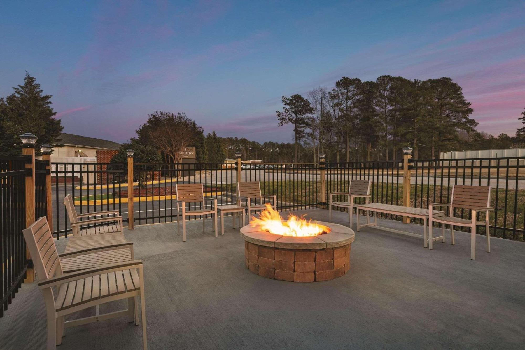 Country Inn & Suites By Radisson, Petersburg, Va Luaran gambar